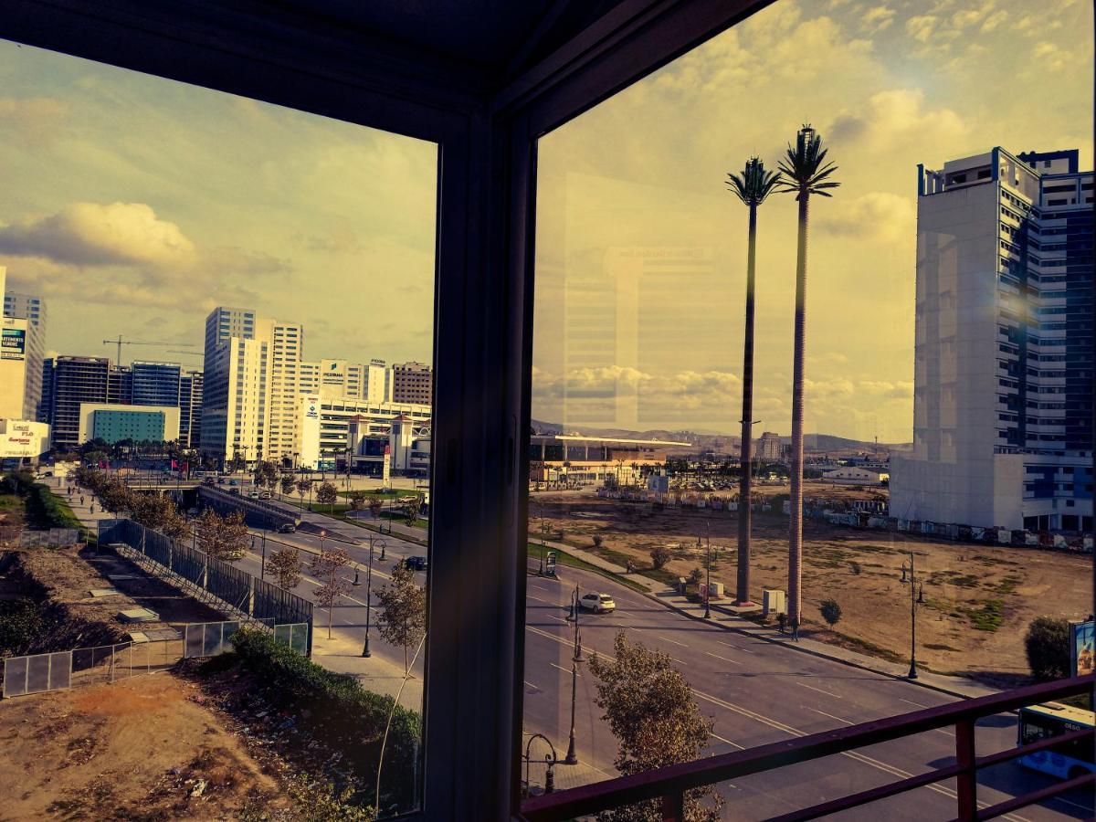 Amazing Appartement Au Centre Ville En Face Hilton & Gare Train De Tgv De Tanger Экстерьер фото
